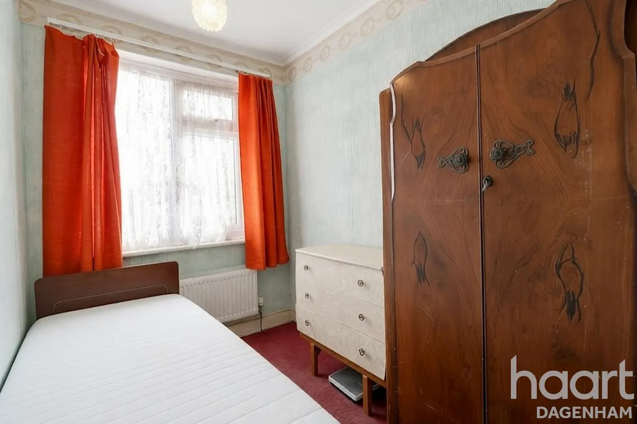 Western Avenue, Dagenham, RM10, photo 17