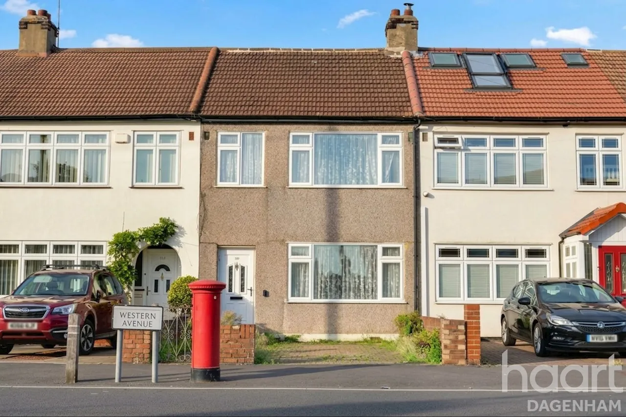 3 bed house for sale, Western Avenue, Dagenham, RM10