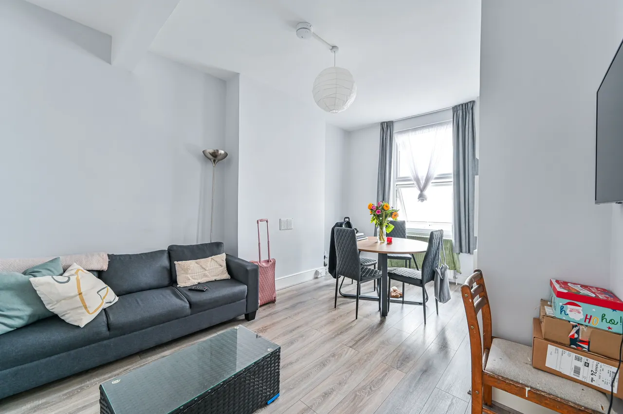 Top Floor, 14 Morrish Road, London, photo 2