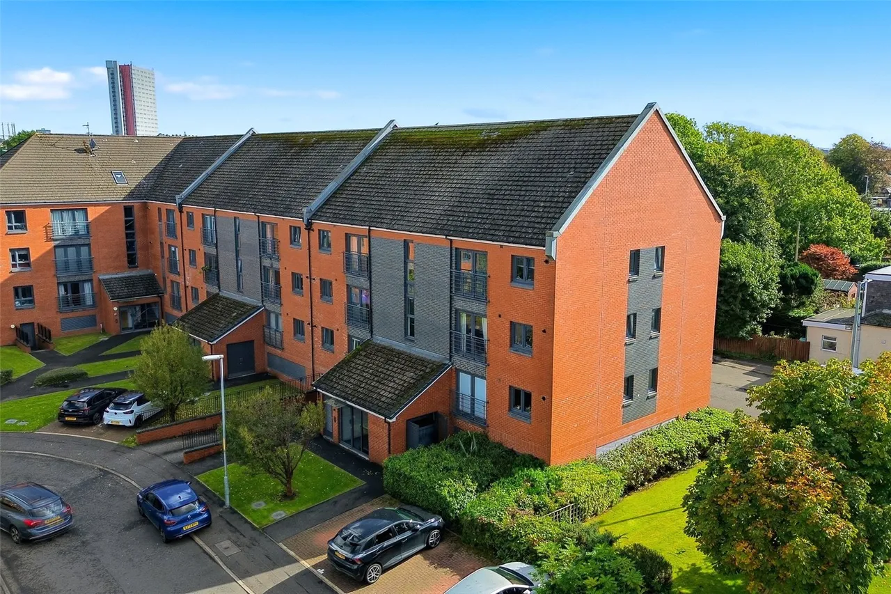 2 bed flat for sale, Craigend Circus, Glasgow, G13