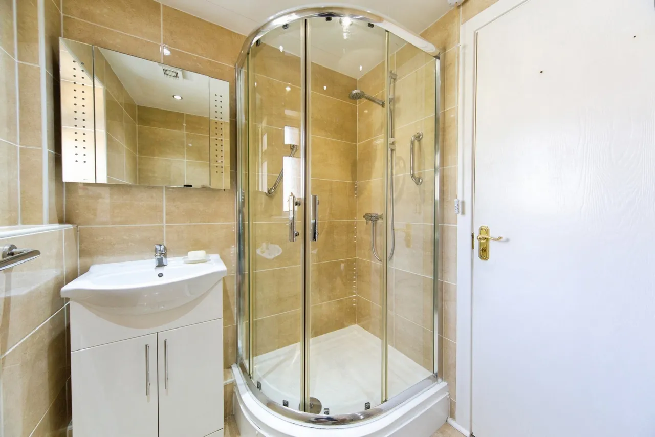 Broad Hey Close, Liverpool, L25, photo 12