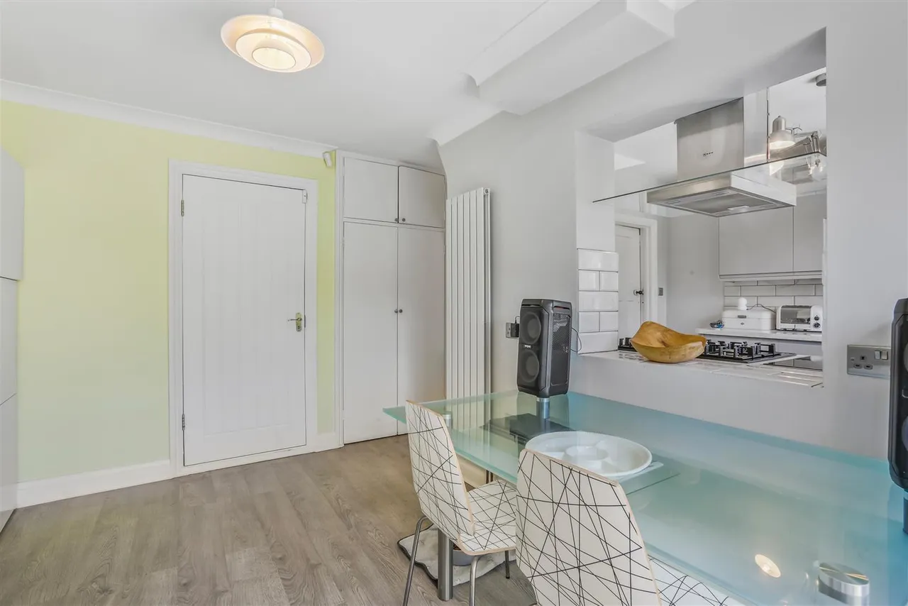 Queens Acre, Cheam Village, SM3, photo 11