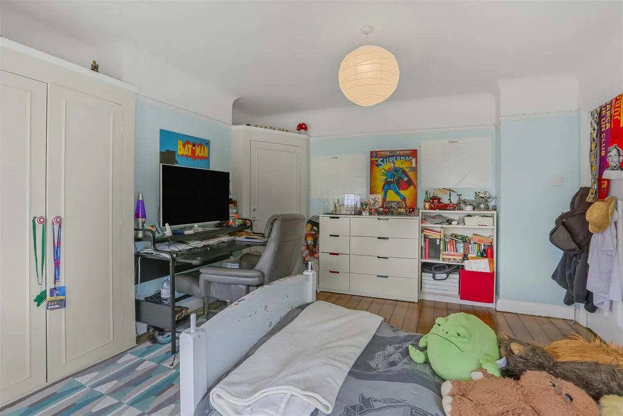 Queens Acre, Cheam Village, SM3, photo 26