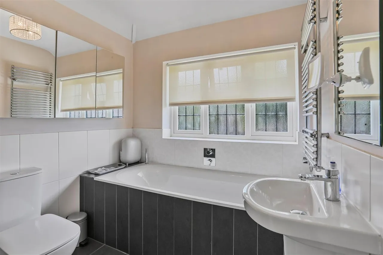 Queens Acre, Cheam Village, SM3, photo 27