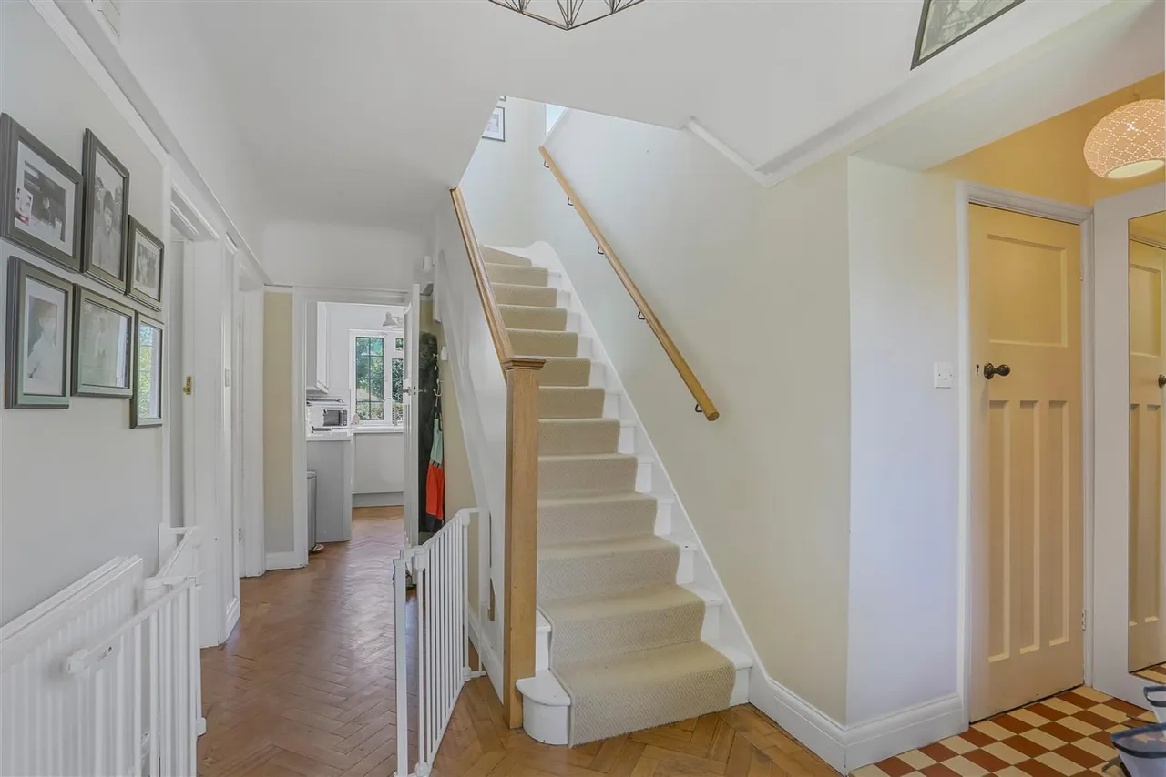 Queens Acre, Cheam Village, SM3, photo 20