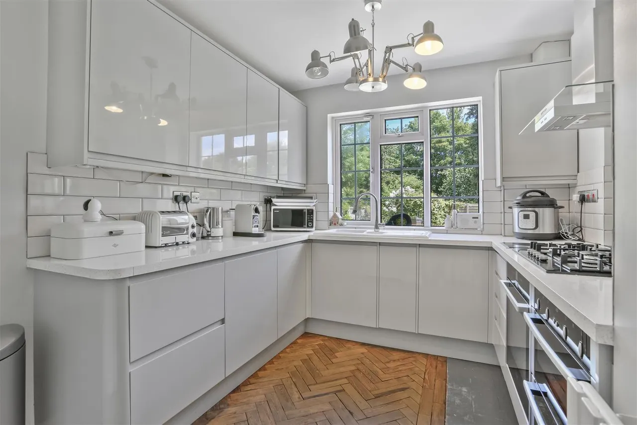 Queens Acre, Cheam Village, SM3, photo 8