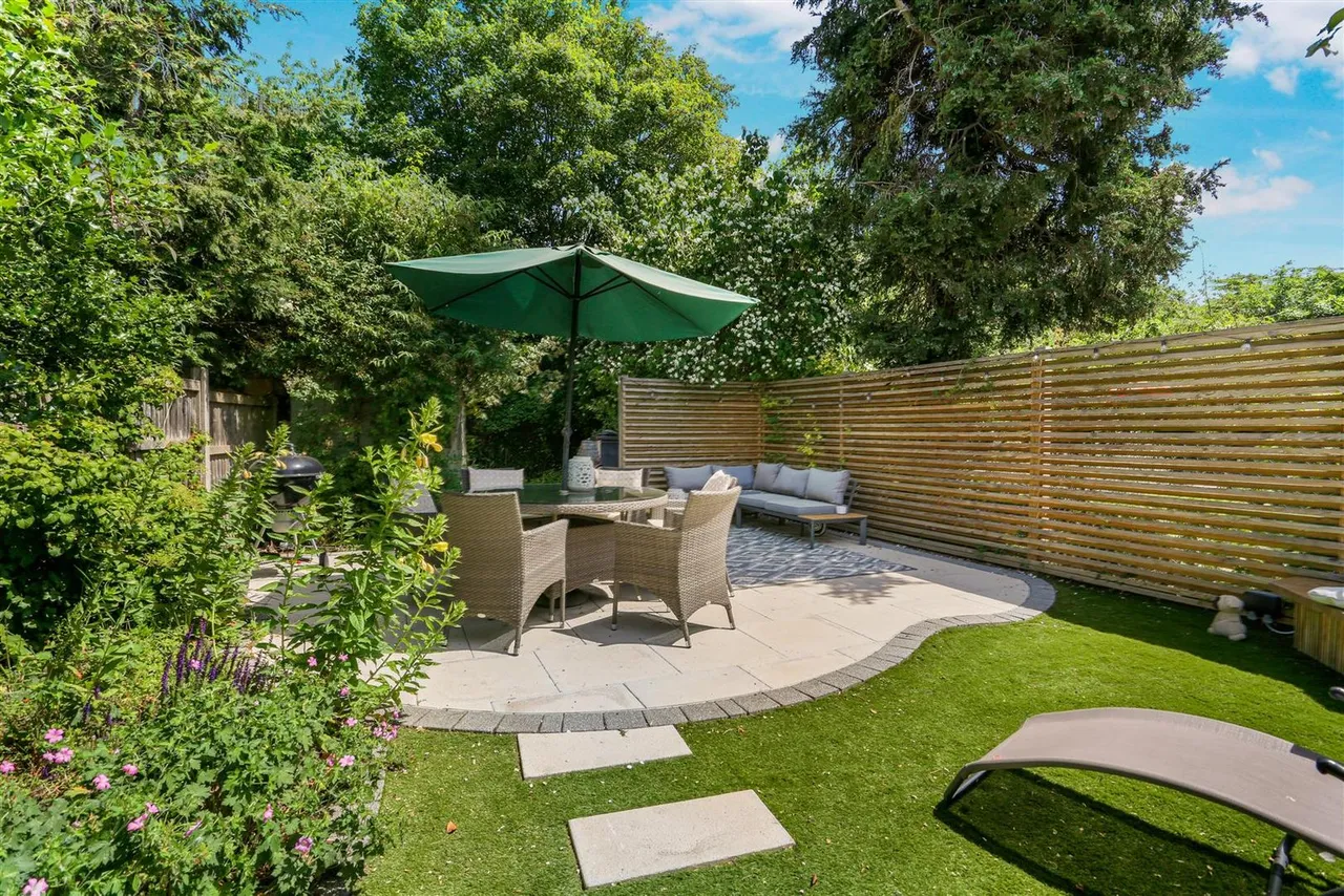 Queens Acre, Cheam Village, SM3, photo 17