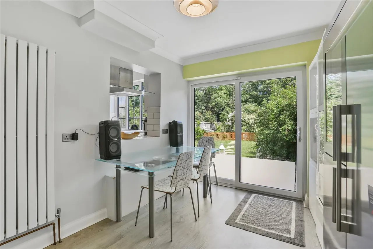 Queens Acre, Cheam Village, SM3, photo 12