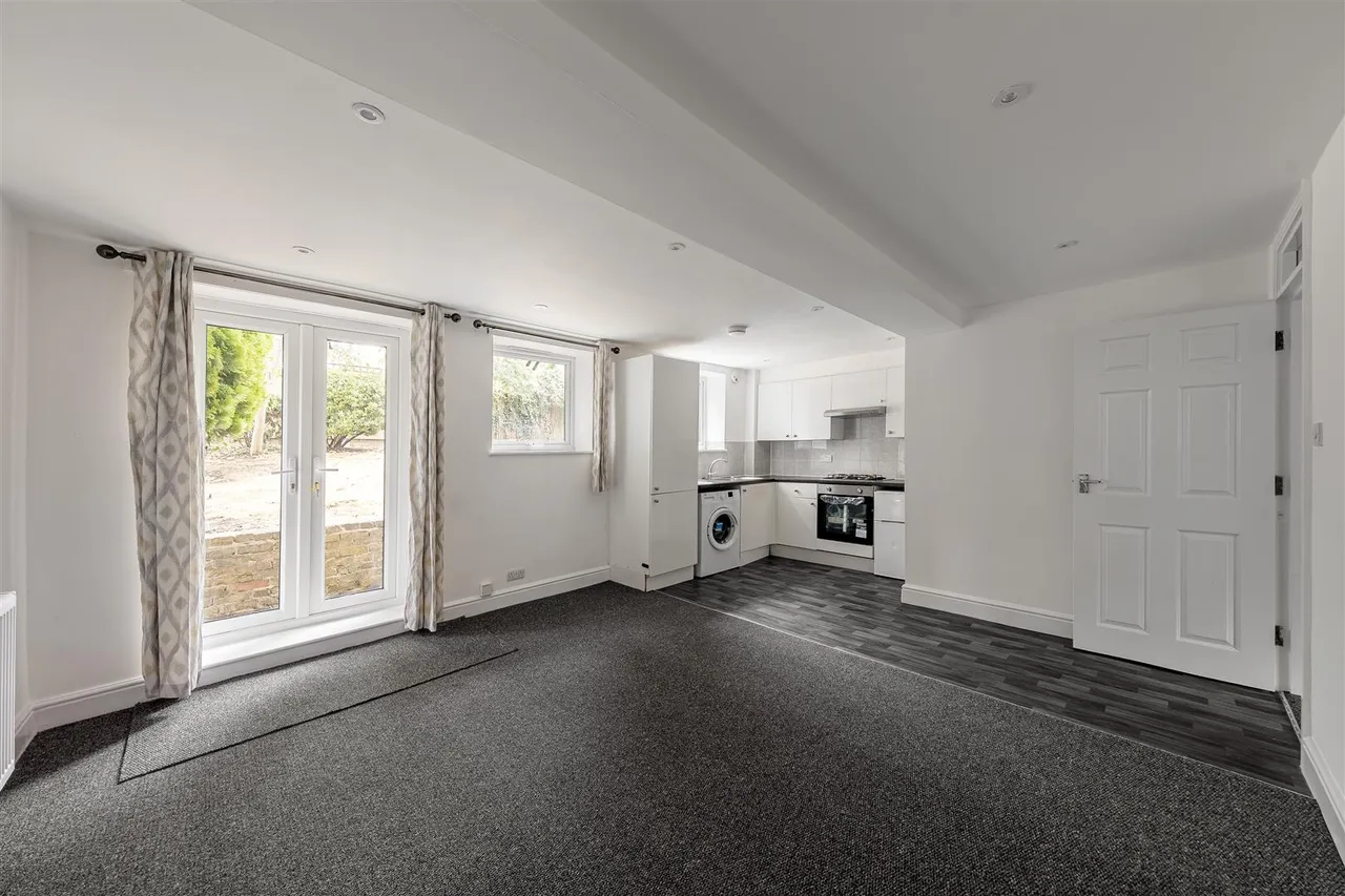 1 bed flat for sale, Darlington Road, London