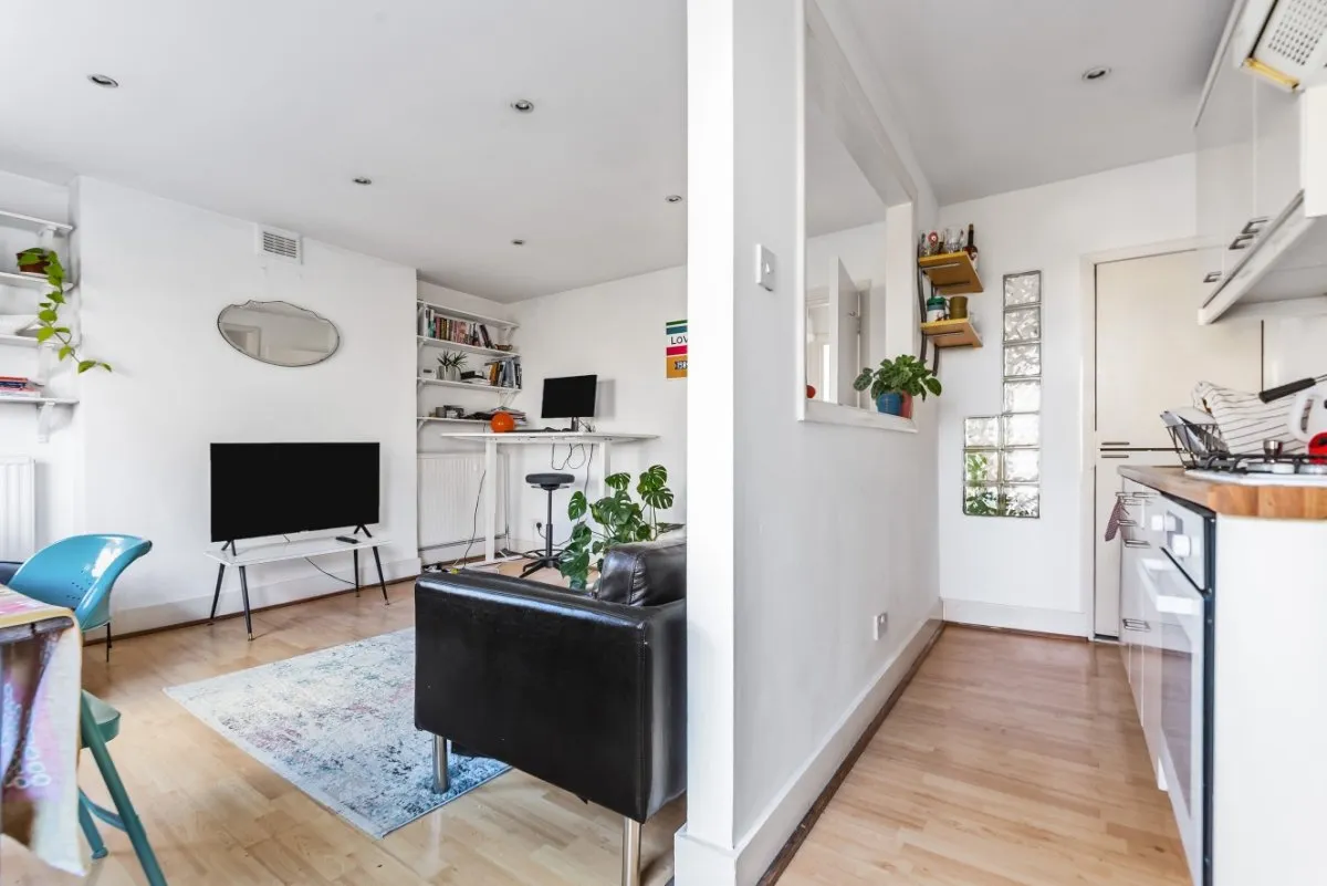 Lavender Hill, Battersea, London, SW11, photo 2