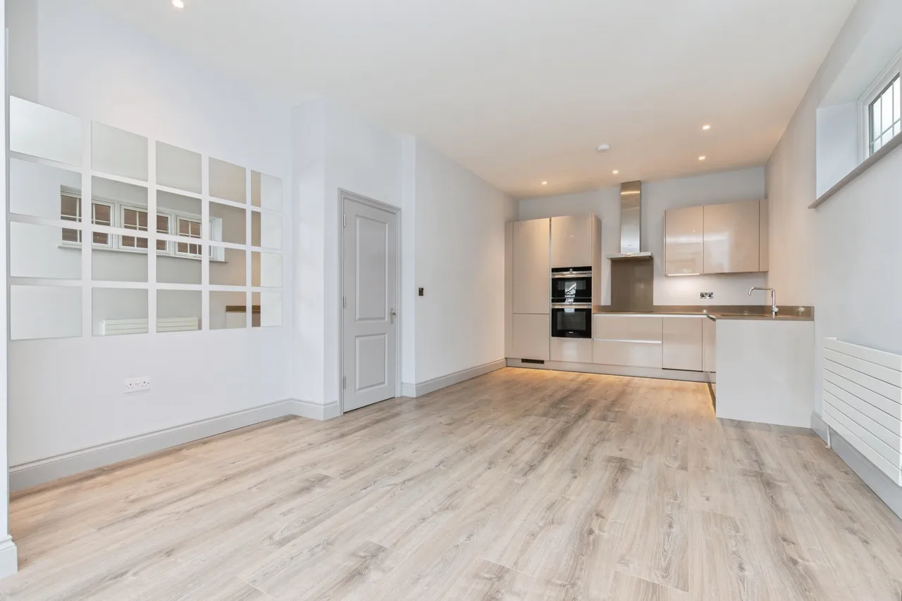 1 bed flat for sale, Woodcote Valley Road, Purley, CR8