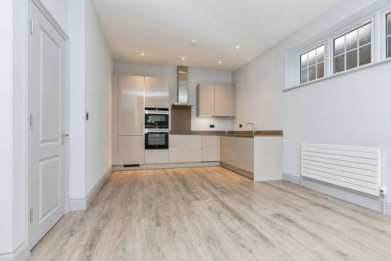 Woodcote Valley Road, Purley, CR8, photo 5