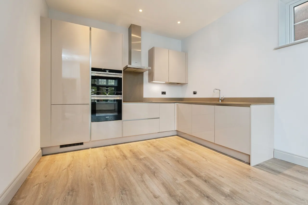 Woodcote Valley Road, Purley, CR8, photo 4