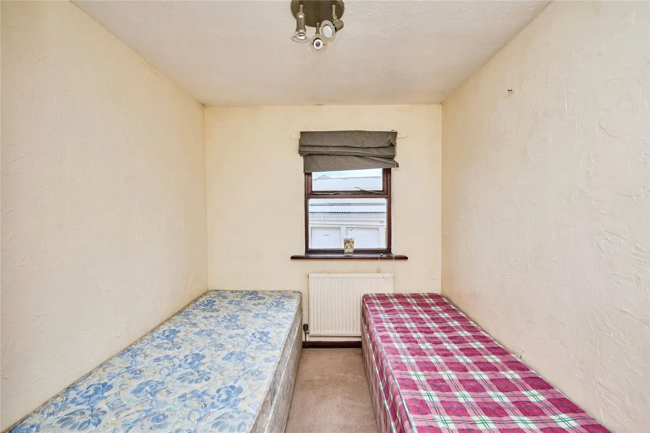 Avenue Road, Sandown, PO36, photo 9