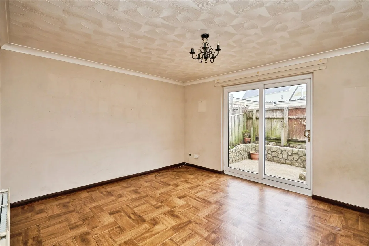 Avenue Road, Sandown, PO36, photo 3
