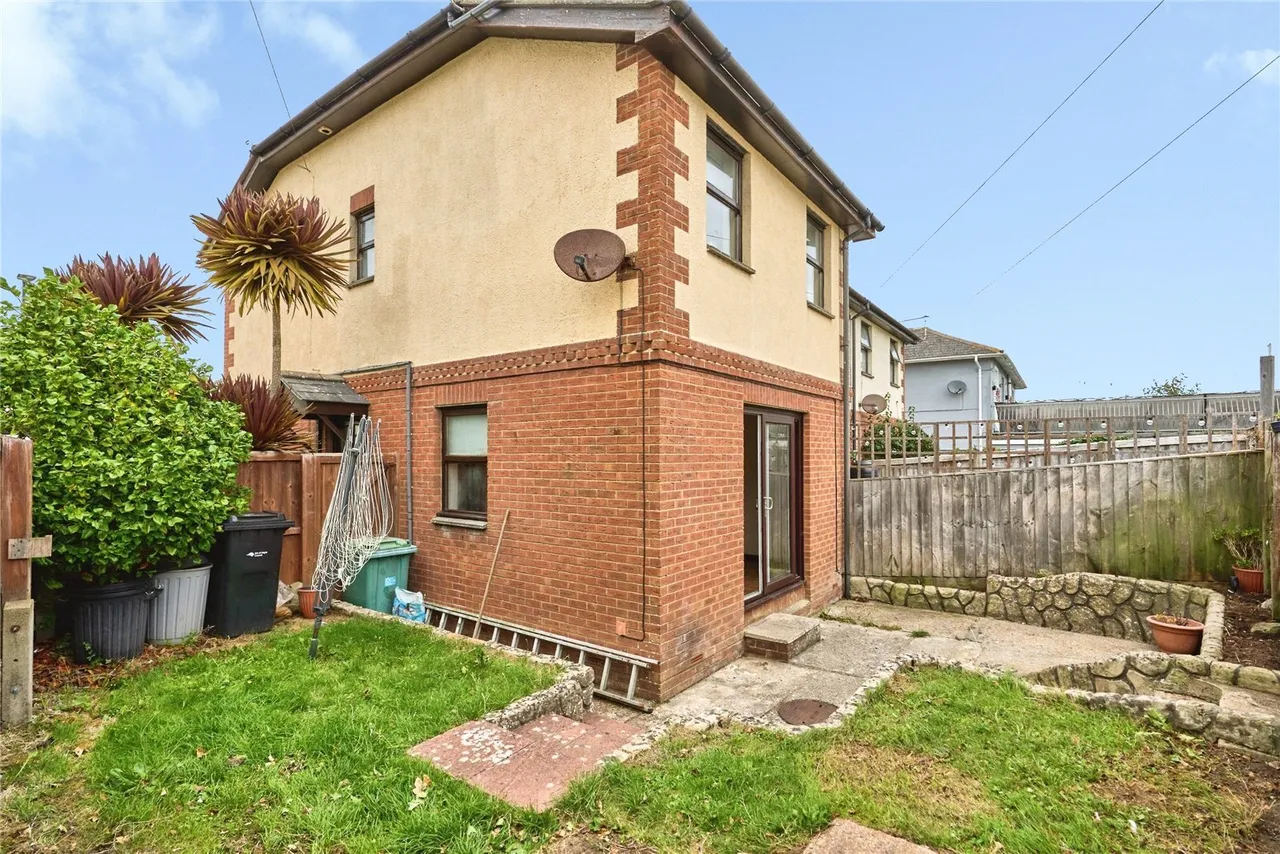 Avenue Road, Sandown, PO36, photo 6