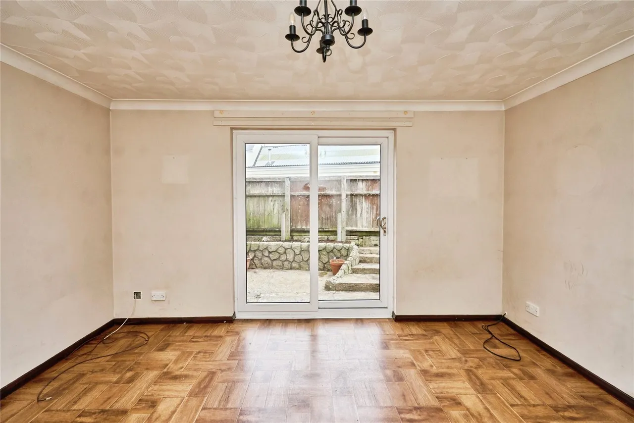 Avenue Road, Sandown, PO36, photo 12