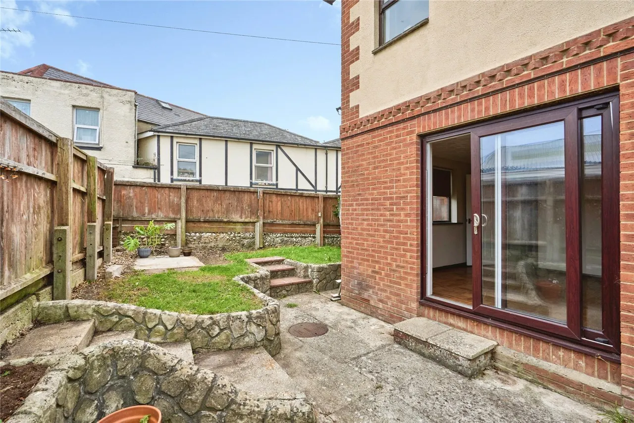 Avenue Road, Sandown, PO36, photo 7