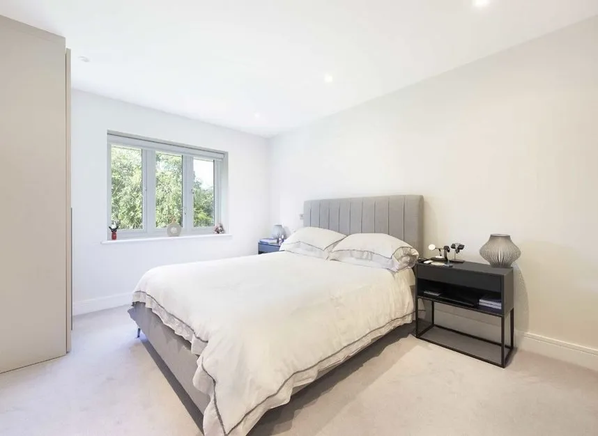 Calshot Way, Enfield, EN2, photo 6