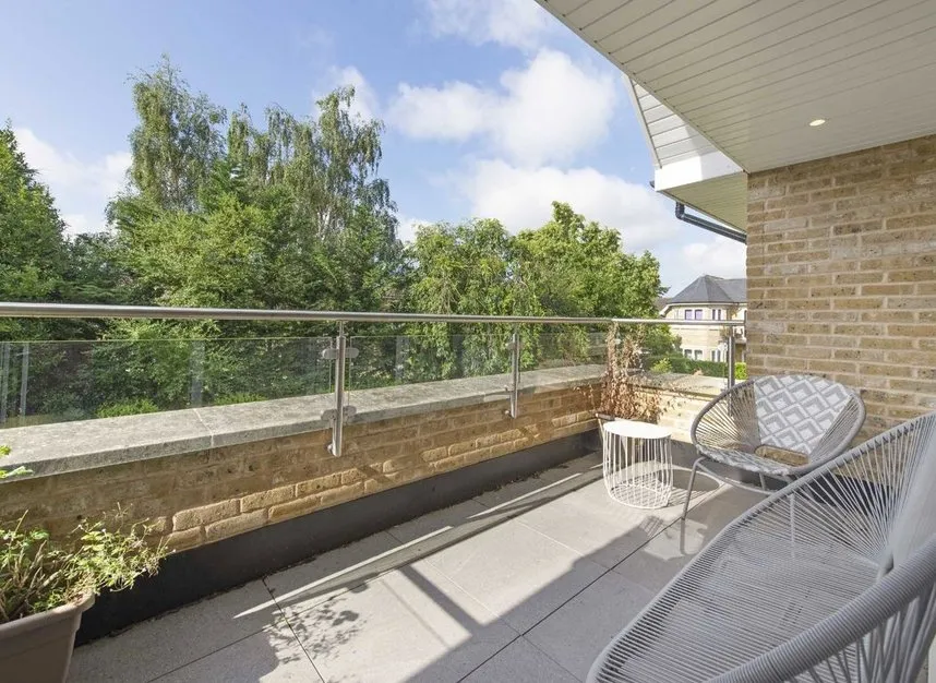 Calshot Way, Enfield, EN2, photo 4
