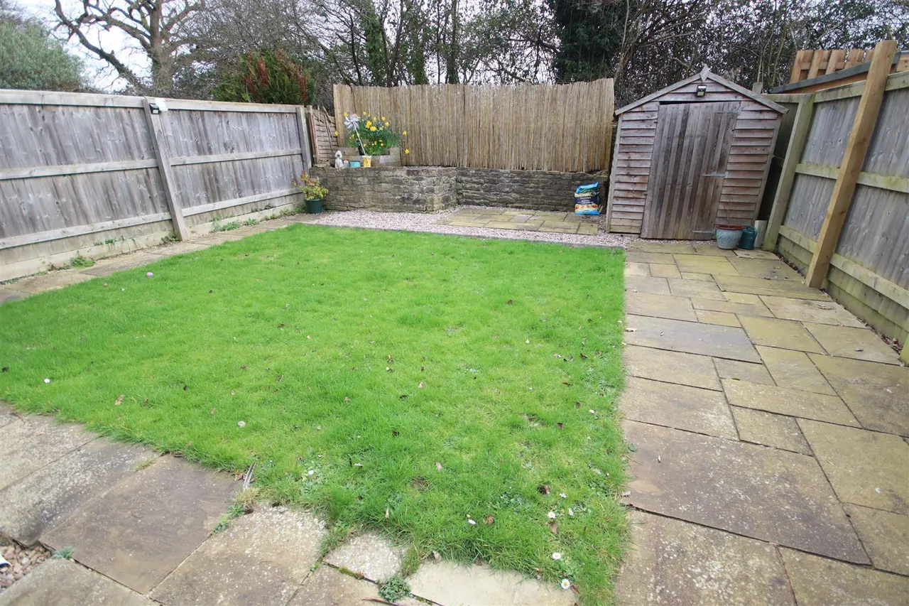 Holland Close, Chippenham, photo 13