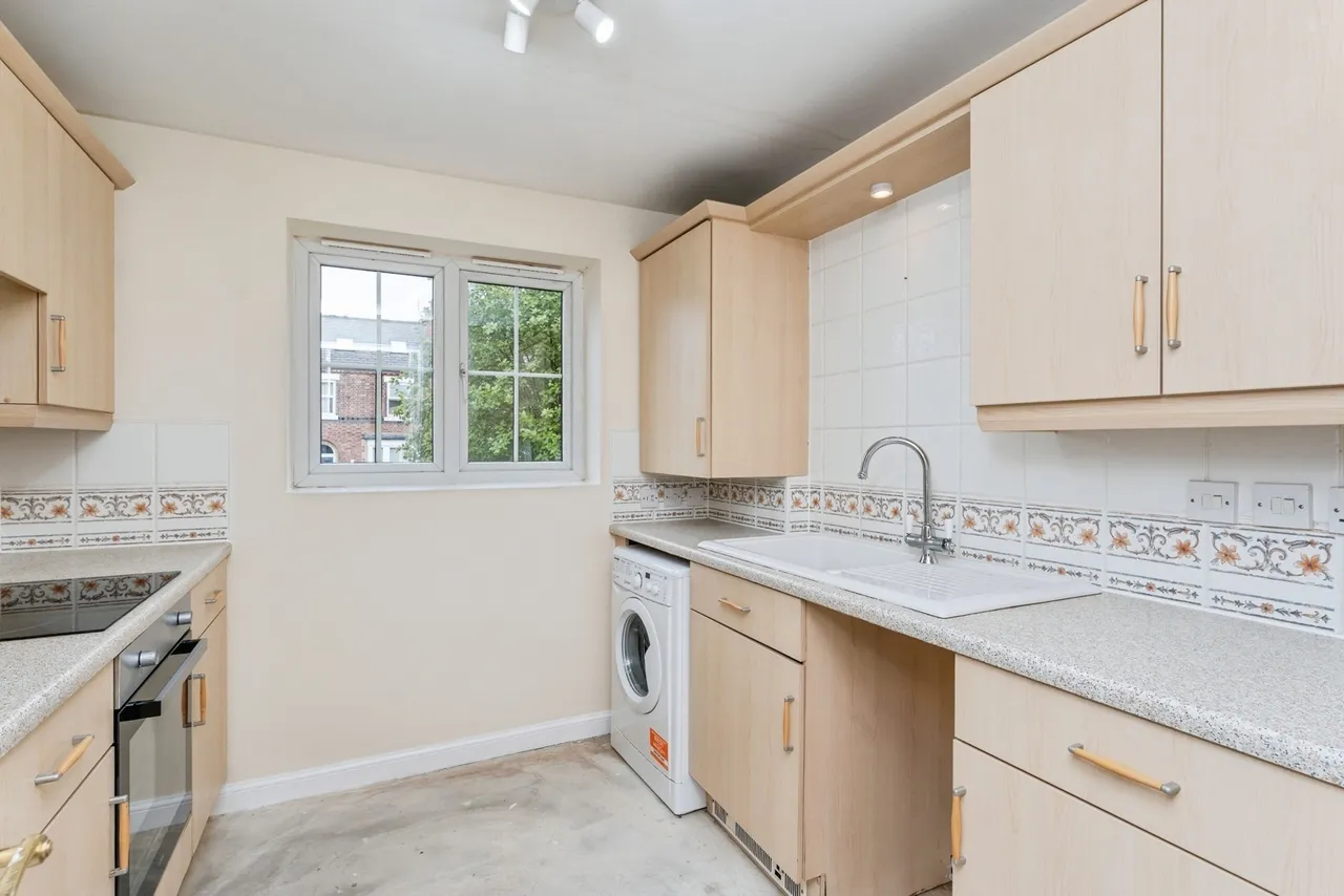 Thomas Brassey Close, Chester, CH2, photo 7