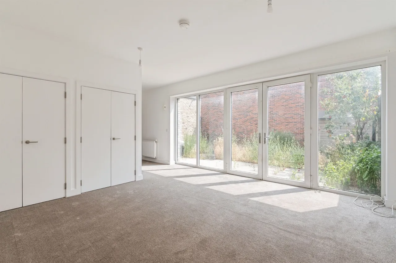 Queen Elizabeth Place, Tilbury, photo 5
