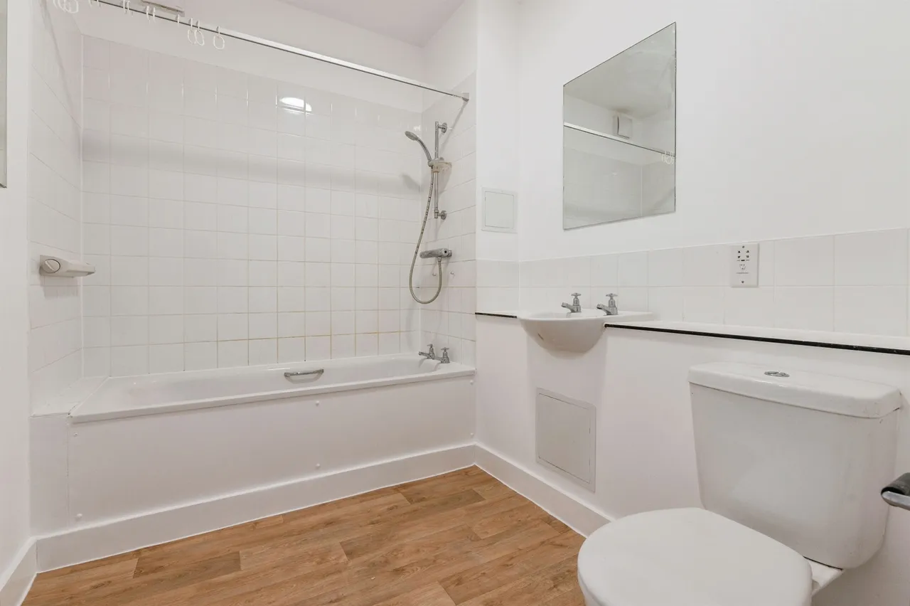Queen Elizabeth Place, Tilbury, photo 12
