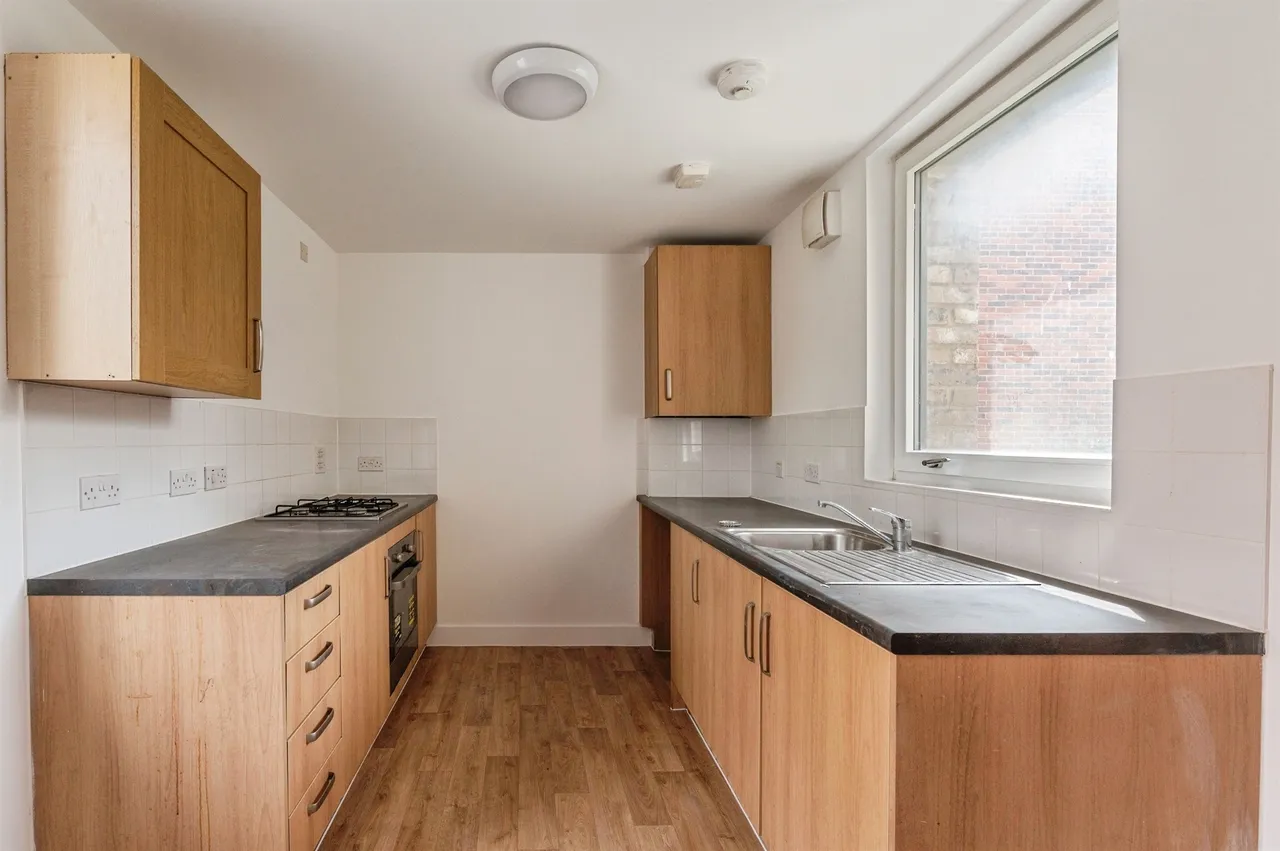 Queen Elizabeth Place, Tilbury, photo 7
