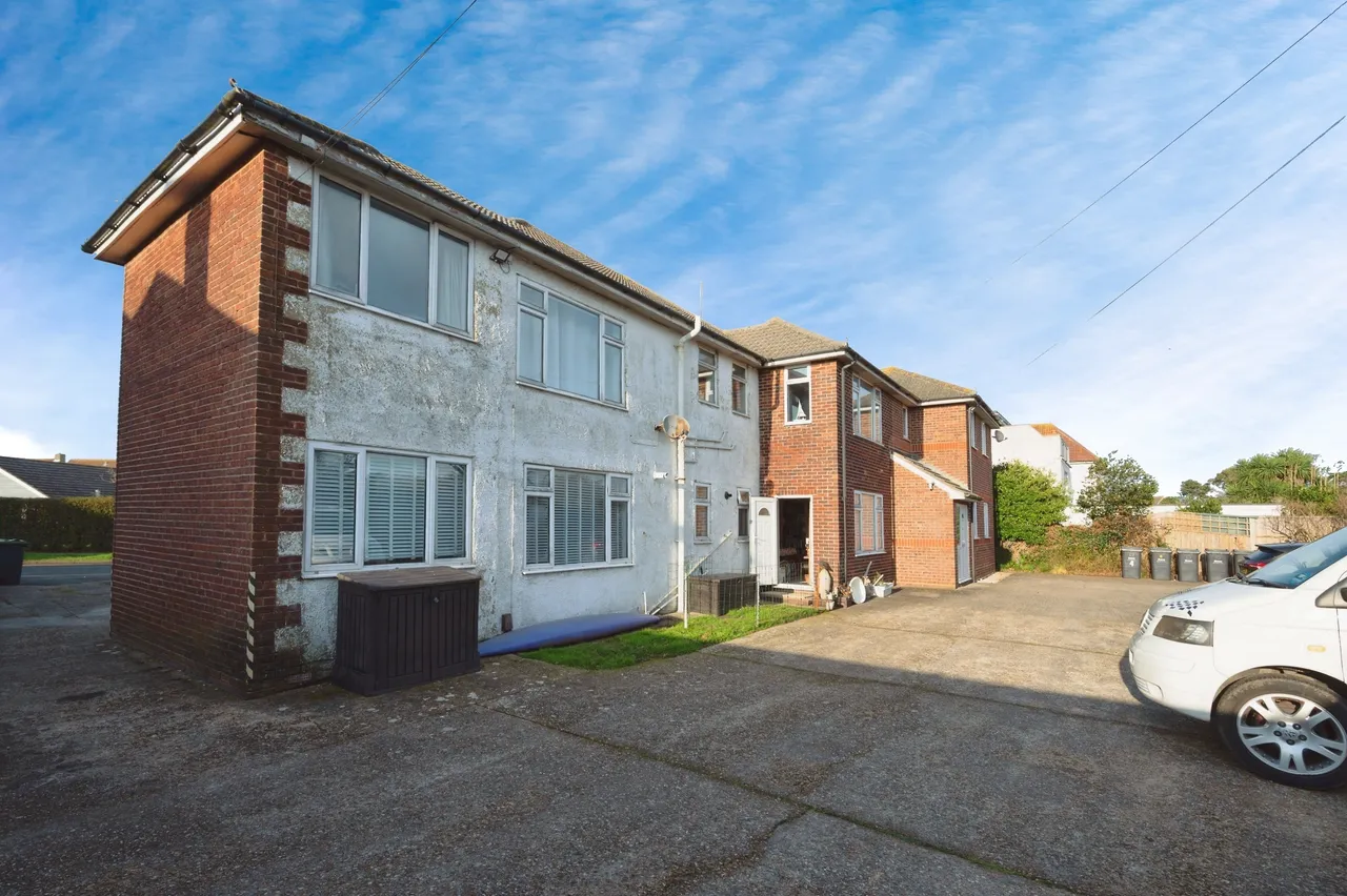 Bracklesham Road, Hayling Island, PO11, photo 9