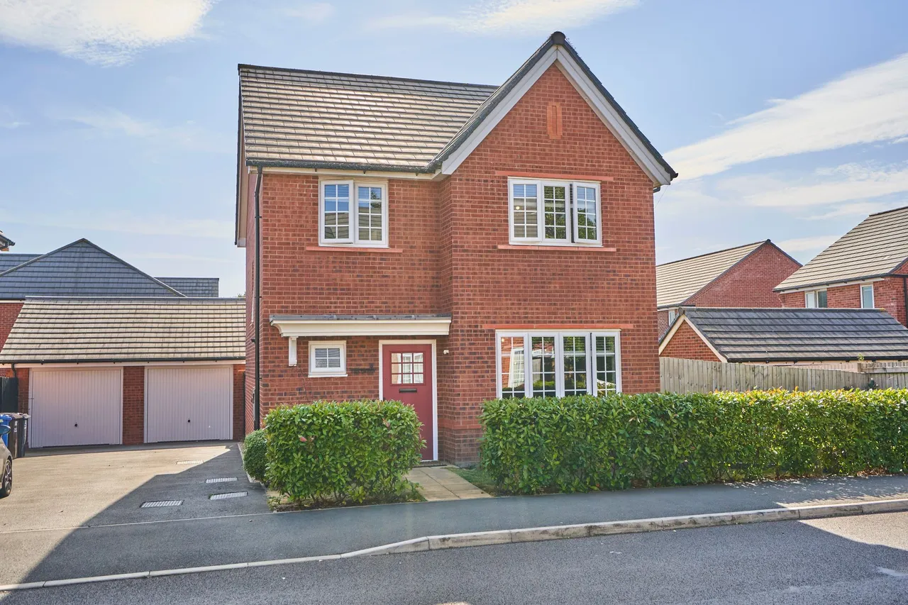 4 bed house for sale — Oak Green Road, Lowton, Warrington, WA3 2UH
