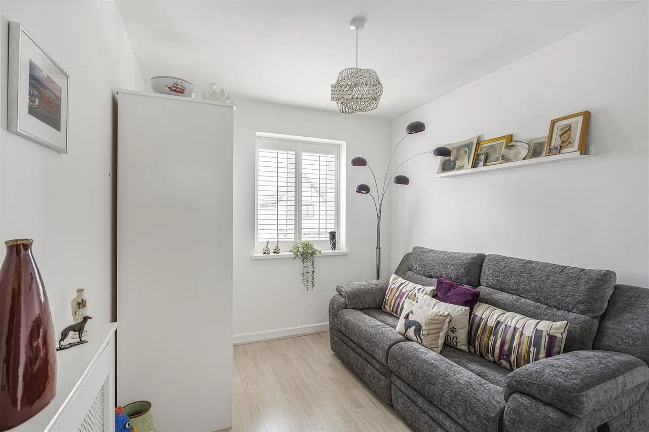 Roderick Avenue, Peacehaven, photo 44