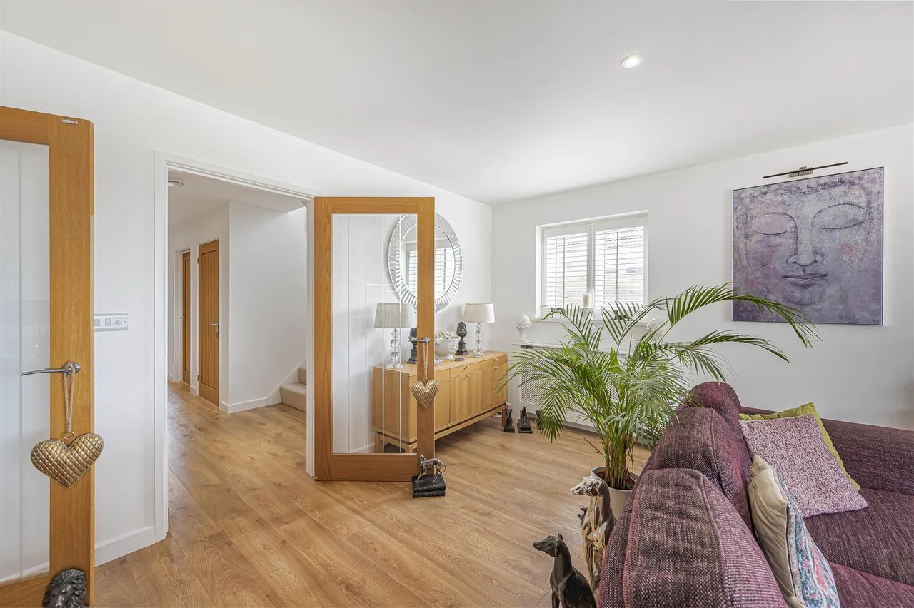 Roderick Avenue, Peacehaven, photo 34