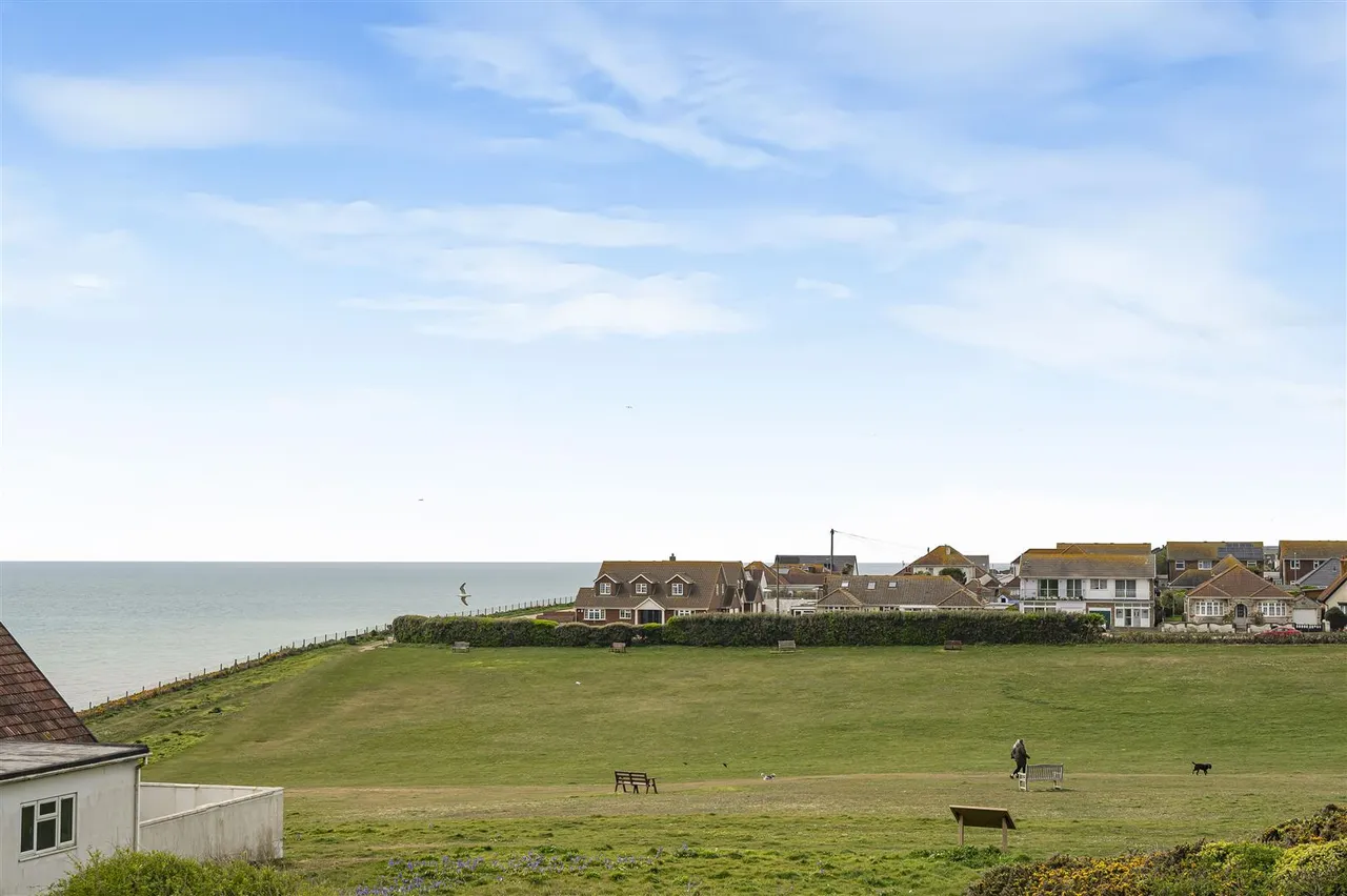 4 bed house for sale, Roderick Avenue, Peacehaven
