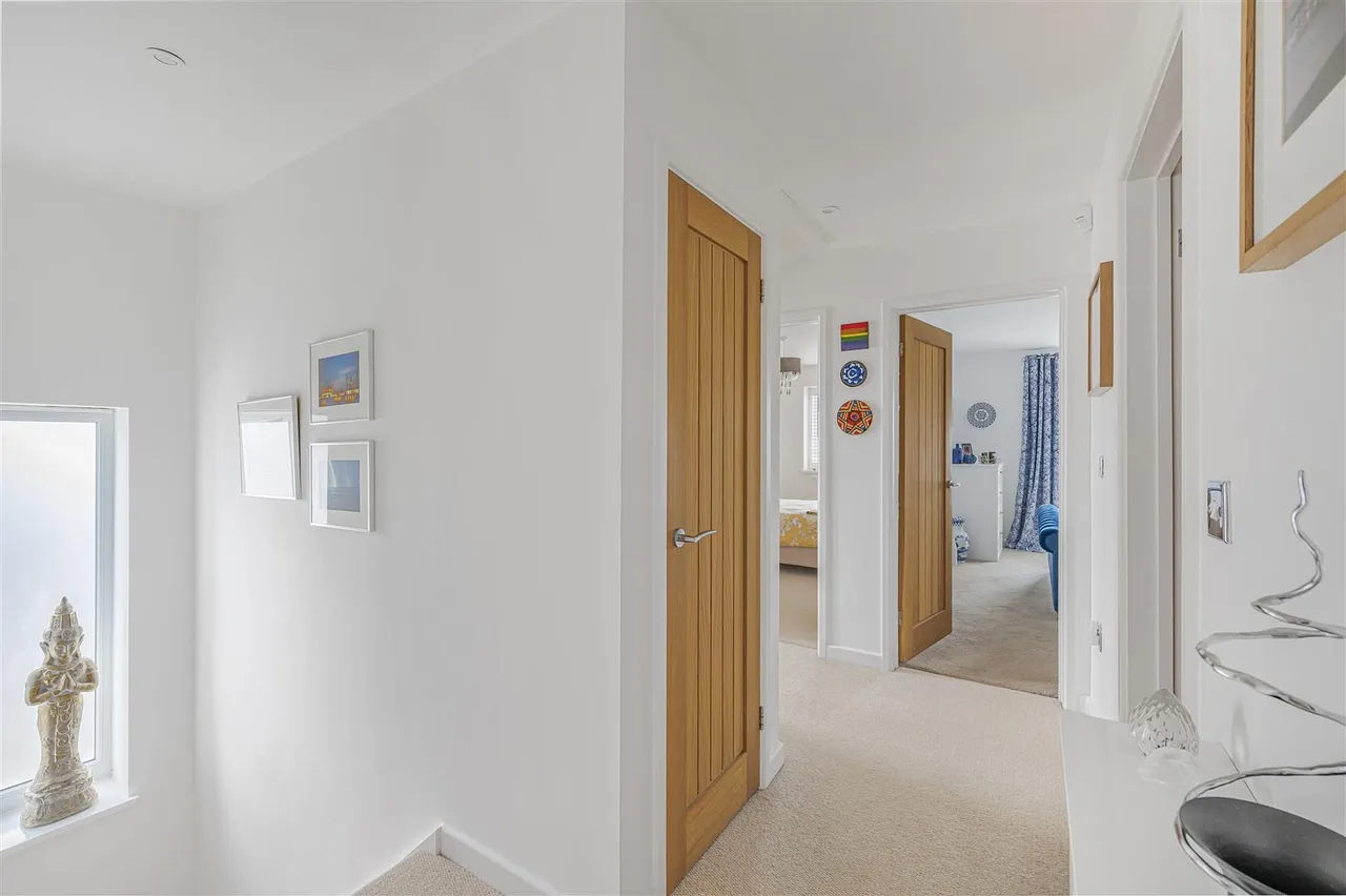 Roderick Avenue, Peacehaven, photo 54