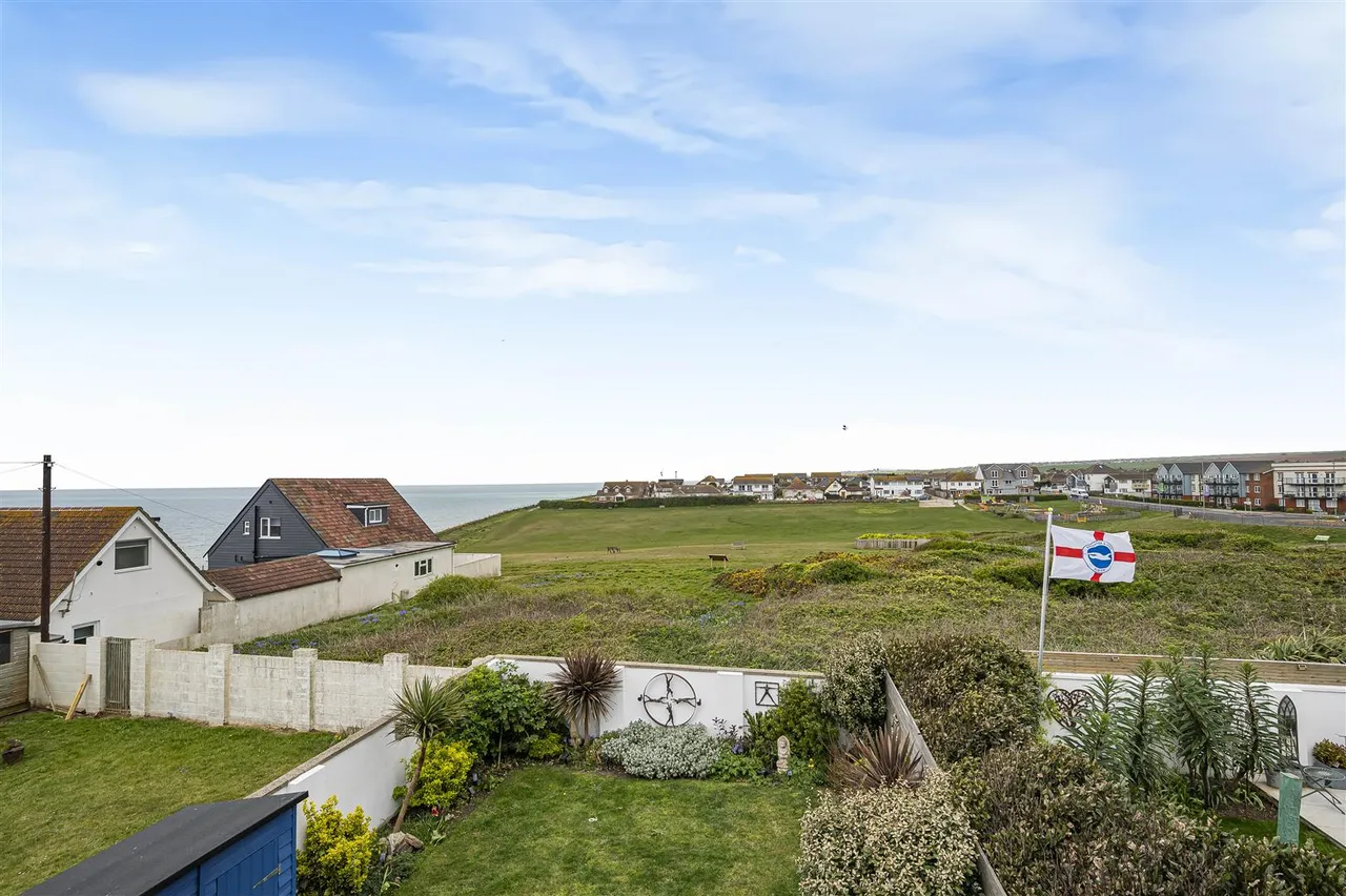 Roderick Avenue, Peacehaven, photo 21