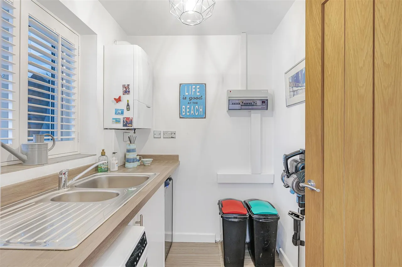 Roderick Avenue, Peacehaven, photo 46