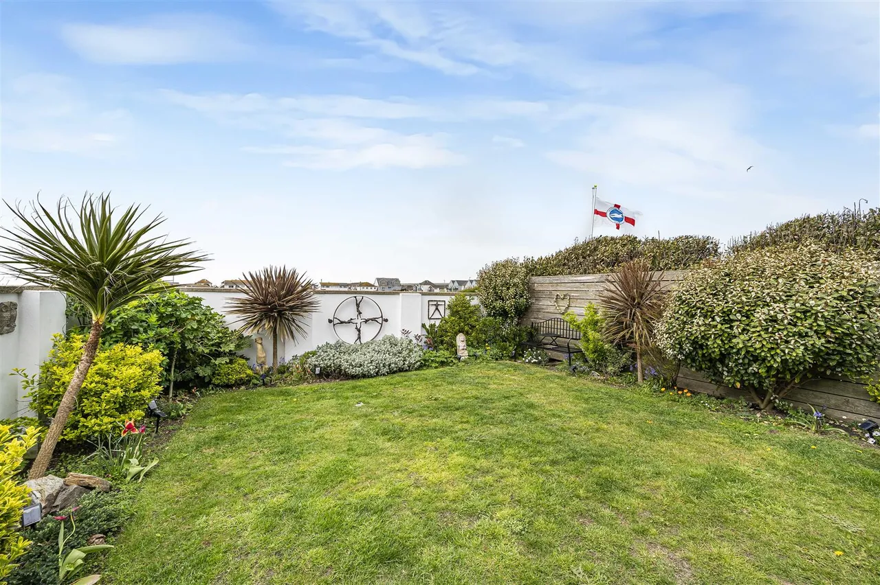 Roderick Avenue, Peacehaven, photo 30