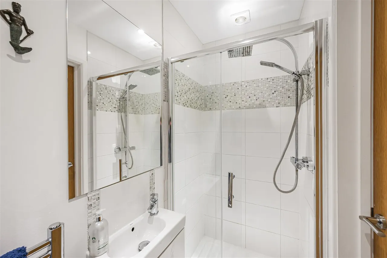 Roderick Avenue, Peacehaven, photo 14