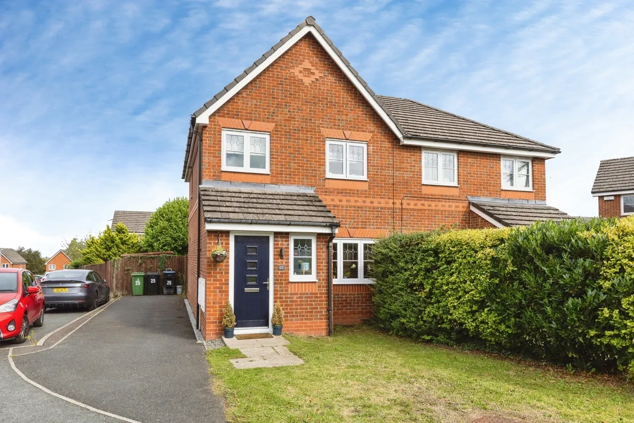 3 bed house for sale, Alyn Road, Gwersyllt, LL11