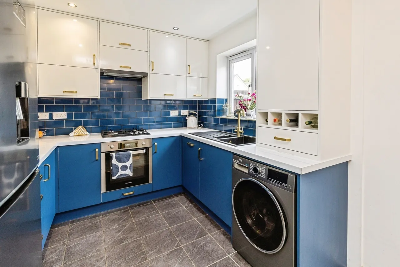 Alyn Road, Gwersyllt, LL11, photo 8