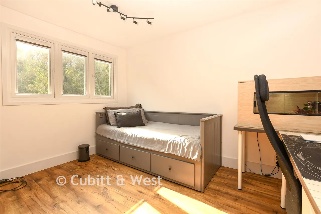 Argus Walk, Bewbush, RH11, photo 13