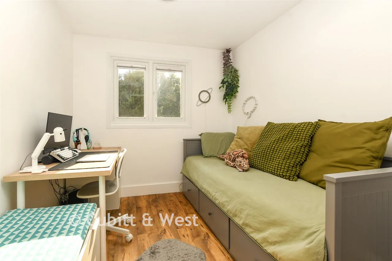 Argus Walk, Bewbush, RH11, photo 14