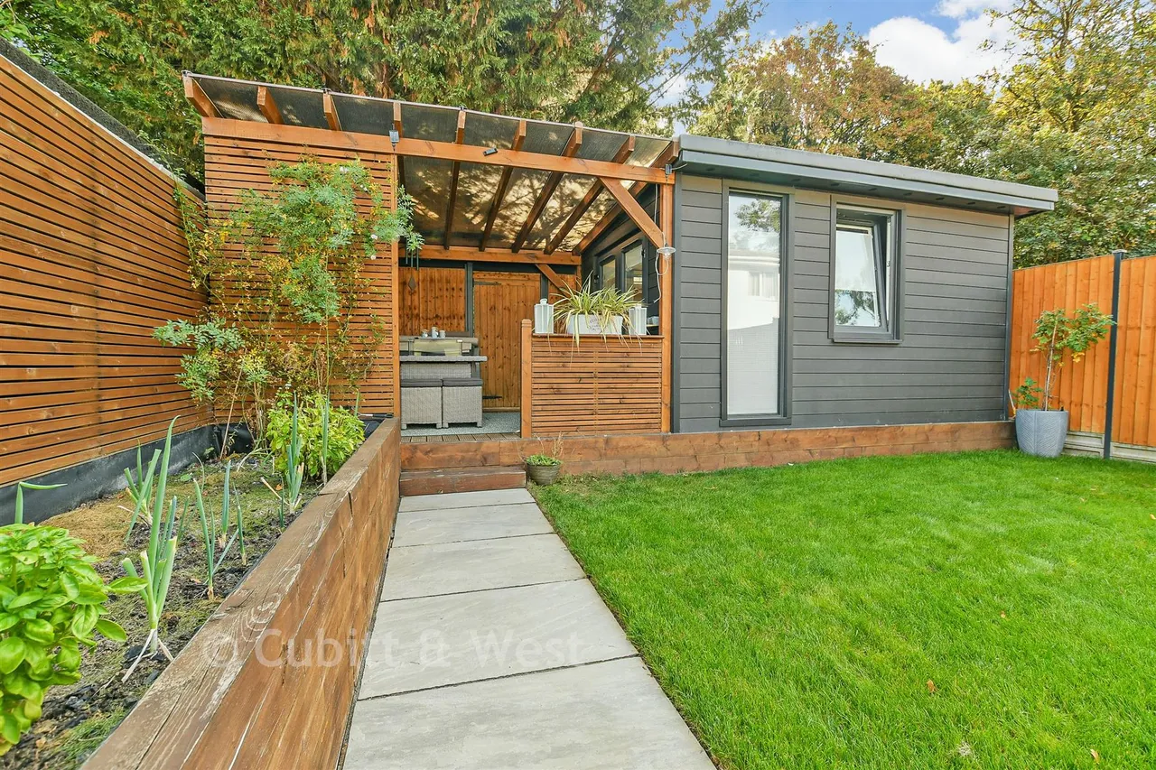 Argus Walk, Bewbush, RH11, photo 15