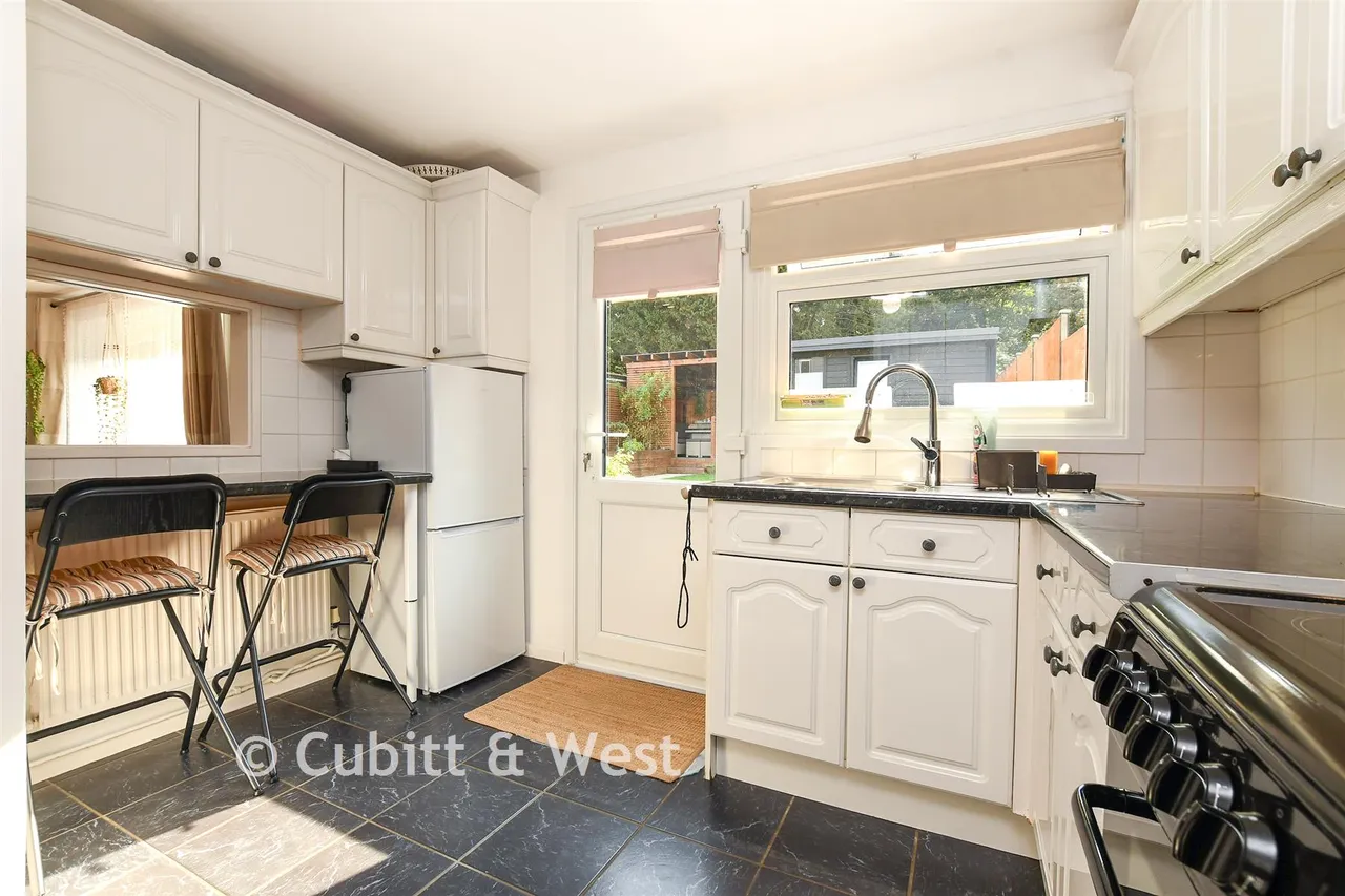 Argus Walk, Bewbush, RH11, photo 3