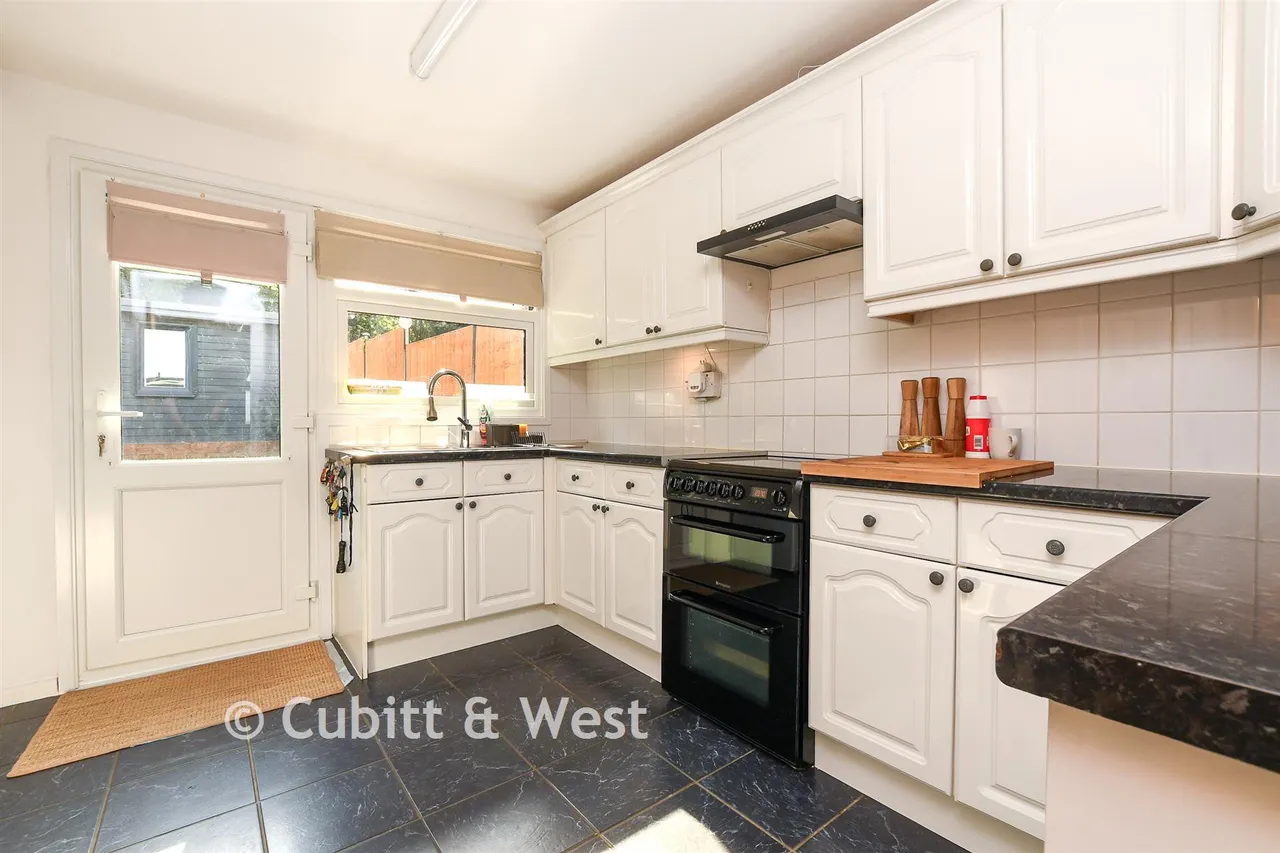 Argus Walk, Bewbush, RH11, photo 2