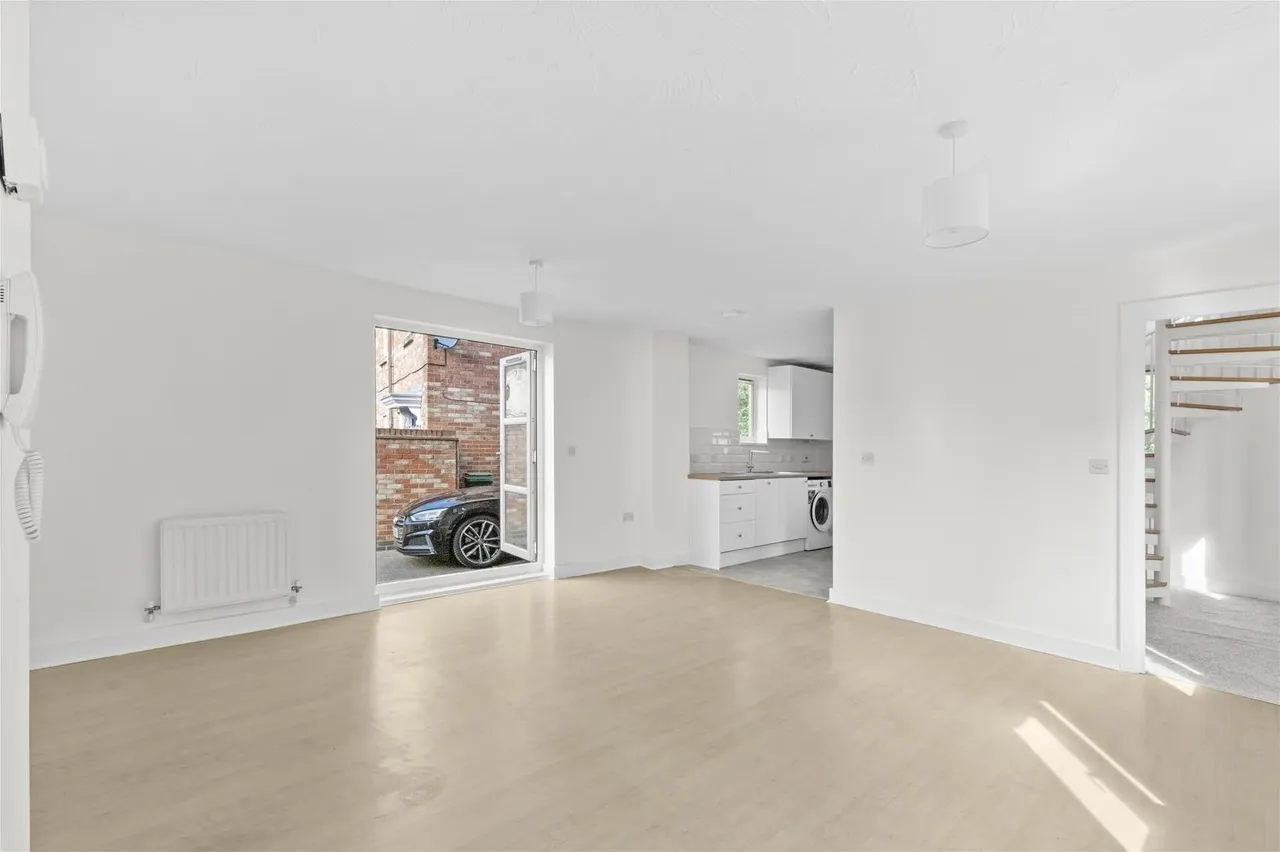 Crowell Mews, Aylesbury, HP19, photo 4