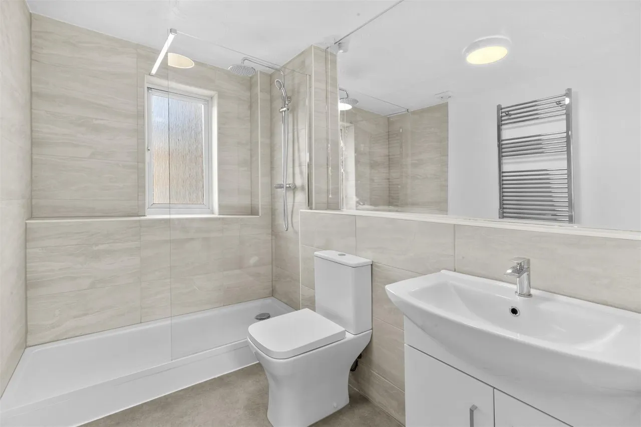 Crowell Mews, Aylesbury, HP19, photo 8