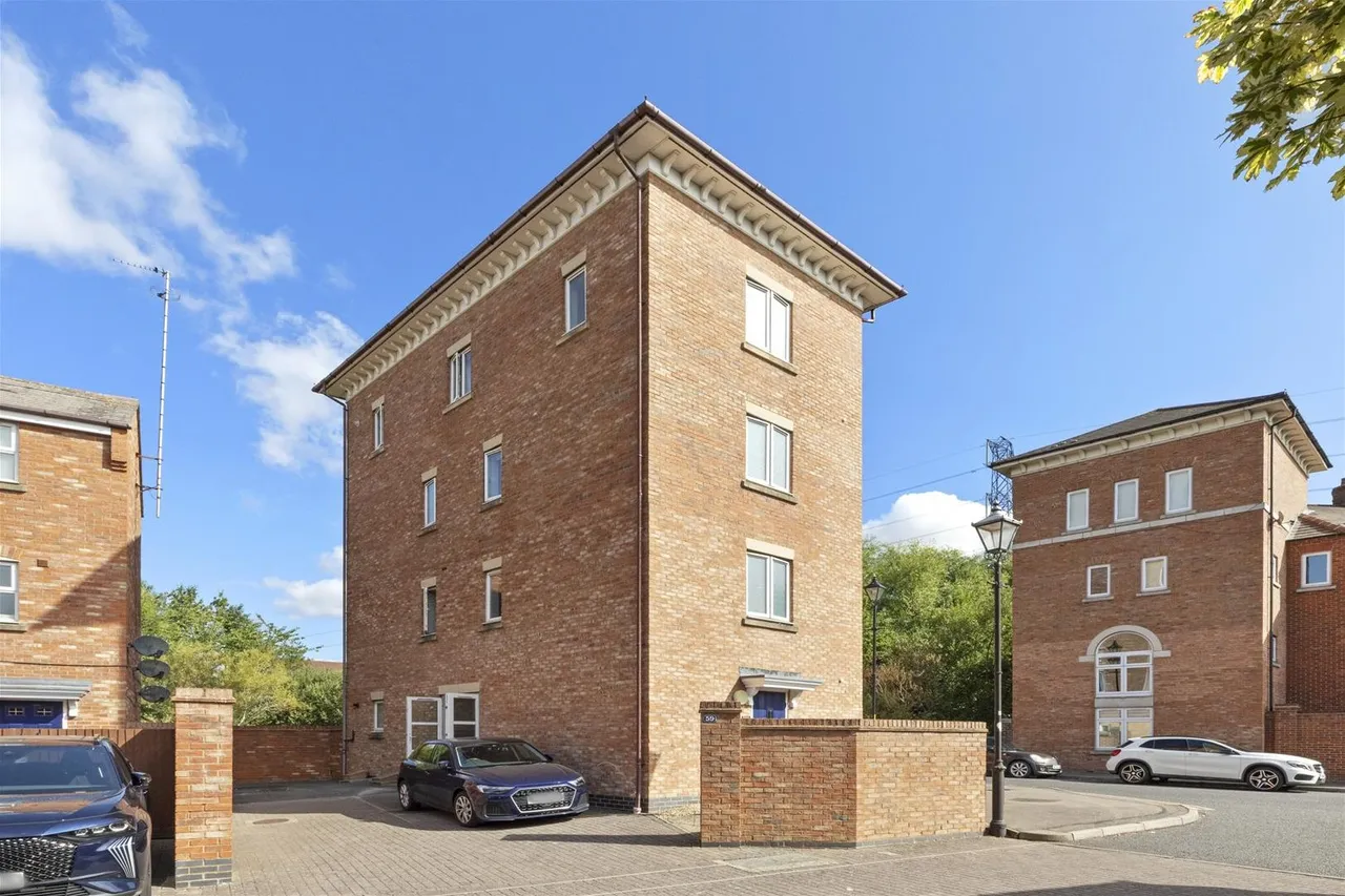 Crowell Mews, Aylesbury, HP19, photo 14