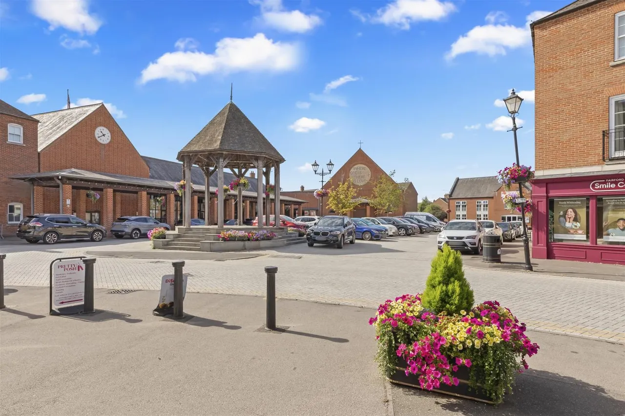 Crowell Mews, Aylesbury, HP19, photo 12